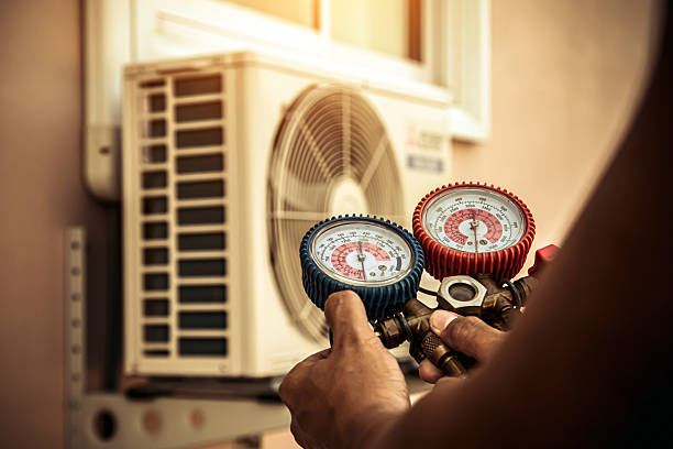 Professional Hvac technician working in Mansfield, OH